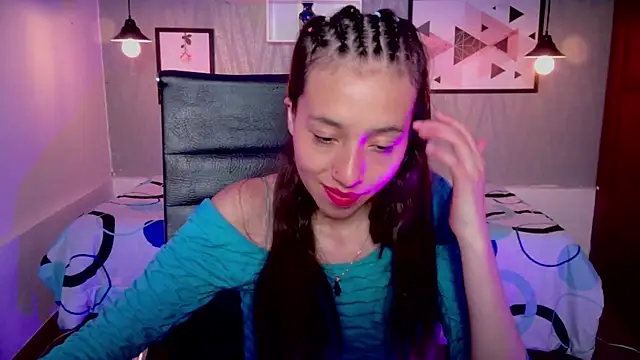 Snapshot of Valeria_roussi chatting on December 2024 07:17:01 PM Valeria roussi online show from December 2024 07:17:01 PM