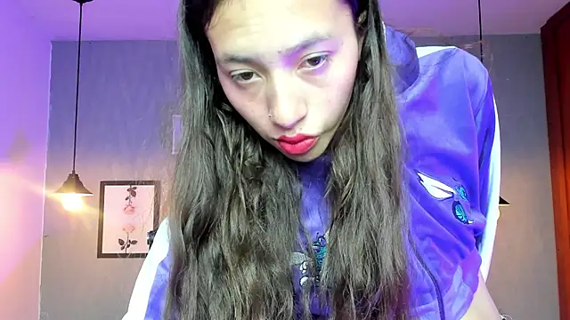 Snapshot of Valeria_roussi chatting on December 2024 01:54:02 PM Valeria roussi online show from December 2024 01:54:02 PM