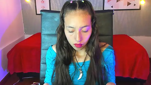 Snapshot of Valeria_roussi chatting on December 2024 05:05:02 PM Valeria roussi online show from December 2024 05:05:02 PM