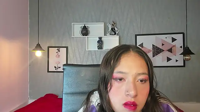 Snapshot of Valeria_roussi chatting on December 2024 02:52:02 PM Valeria roussi online show from December 2024 02:52:02 PM