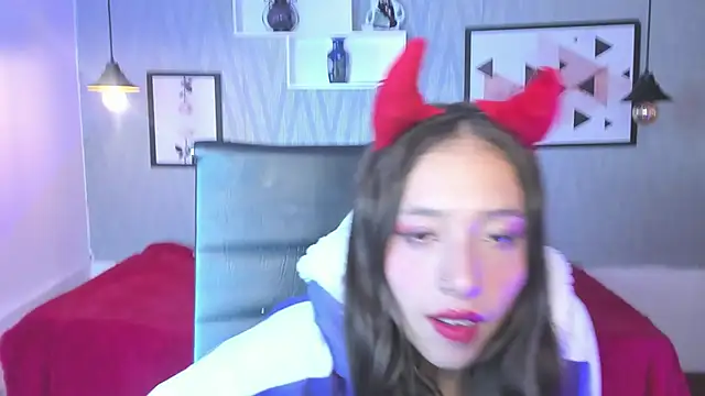 Snapshot of Valeria_roussi chatting on December 2024 08:58:02 PM Valeria roussi online show from December 2024 08:58:02 PM