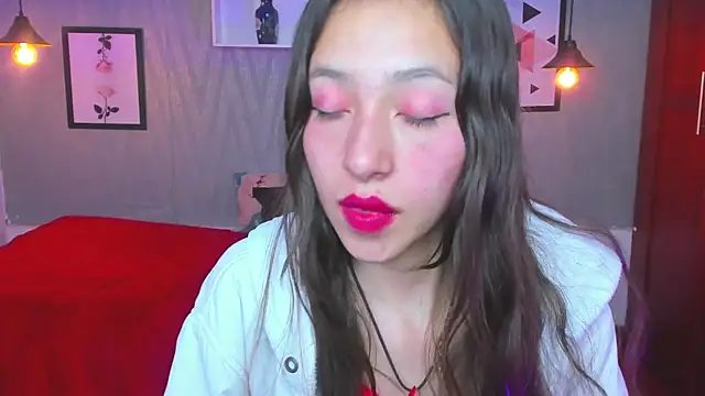 Snapshot of Valeria_roussi chatting on January 2025 08:03:02 PM Valeria roussi online show from January 2025 08:03:02 PM