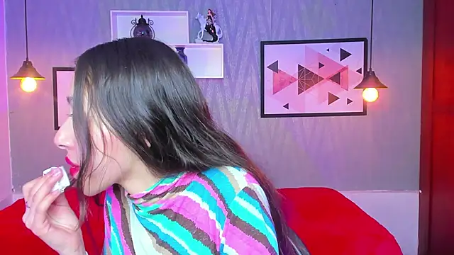 Snapshot of Valeria_roussi chatting on January 2025 02:24:02 PM Valeria roussi online show from January 2025 02:24:02 PM