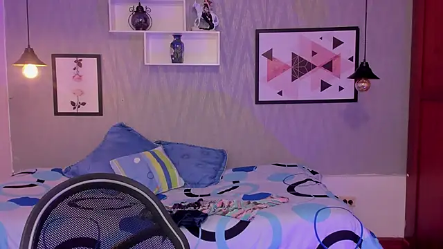 Snapshot of Valeria_roussi chatting on February 2025 02:06:02 PM Valeria roussi online show from February 2025 02:06:02 PM