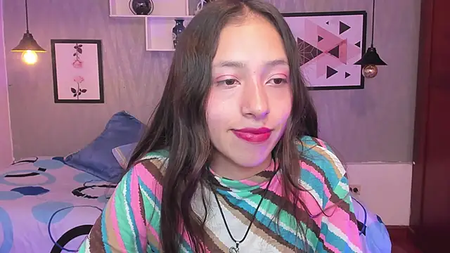 Snapshot of Valeria_roussi chatting on February 2025 05:10:02 PM Valeria roussi online show from February 2025 05:10:02 PM