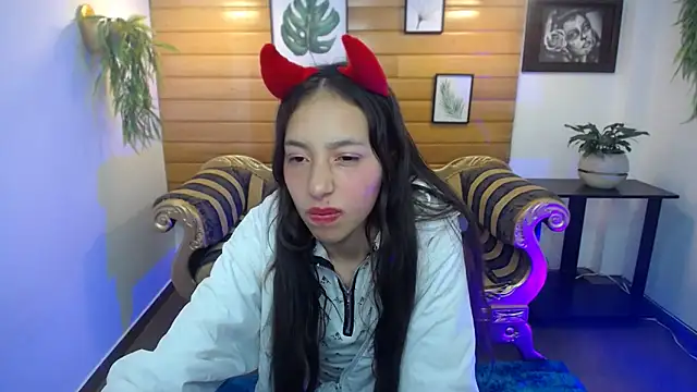 Snapshot of Valeria_roussi chatting on February 2025 05:38:02 PM Valeria roussi online show from February 2025 05:38:02 PM