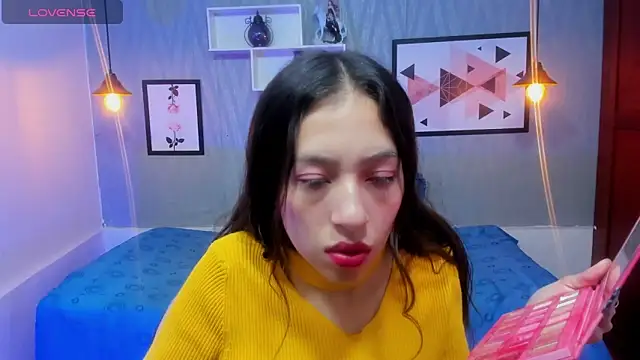 Snapshot of Valeria_roussi chatting on October 2025 01:53:02 PM Valeria roussi online show from October 2025 01:53:02 PM