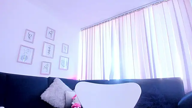 Snapshot of Valentina_Se chatting on December 2024 08:36:01 PM Valentina Se online show from December 2024 08:36:01 PM