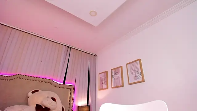 Snapshot of Valentina_Se chatting on March 2025 07:08:02 AM Valentina Se online show from March 2025 07:08:02 AM