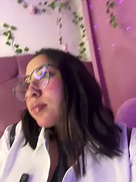 Snapshot of anni_ross chatting on May 2026 09:10:01 PM anni ross online show from May 2026 09:10:01 PM