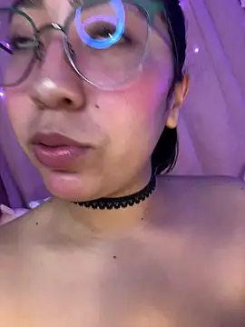 Snapshot of anni_ross chatting on May 2026 08:21:02 PM anni ross online show from May 2026 08:21:02 PM