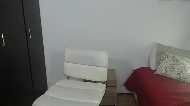 Snapshot of viki_mom chatting on January 2025 03:26:02 AM viki mom online show from January 2025 03:26:02 AM