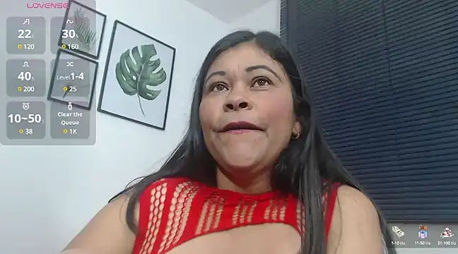 Snapshot of viki_mom chatting on February 2025 01:03:01 AM viki mom online show from February 2025 01:03:01 AM