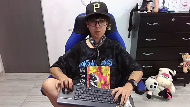 thomascooper7 online show from January 2026 08:32:01 PM