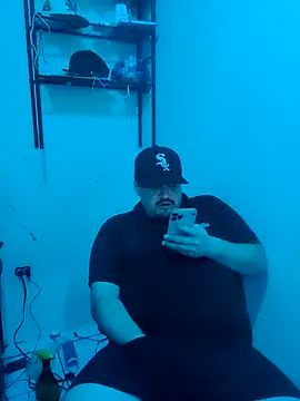 Snapshot of RodeMud chatting on February 2026 07:17:01 AM RodeMud online show from February 2026 07:17:01 AM