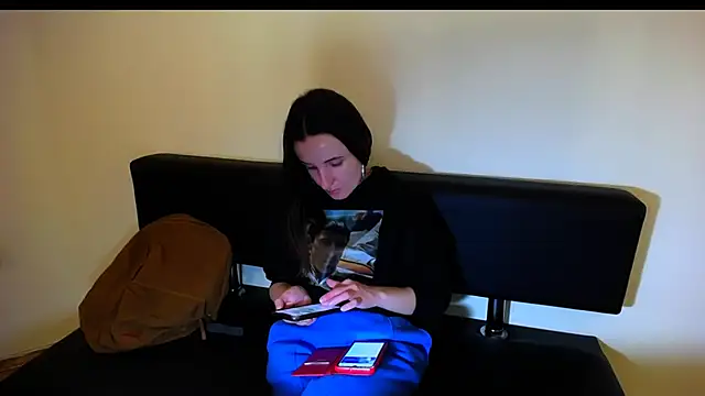 LaimaV  online show from December 2024 01:40:02 PM