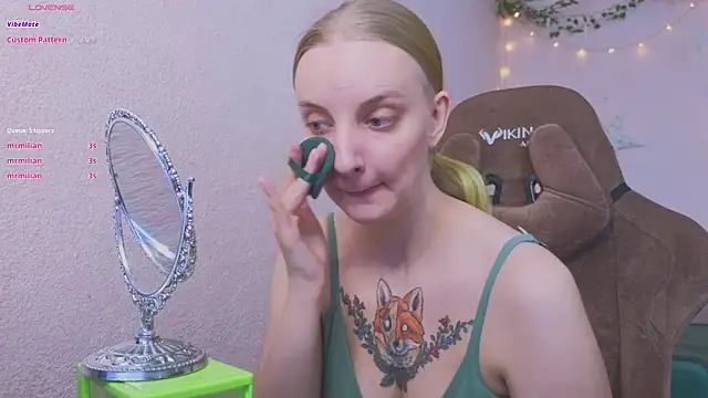 Snapshot of Fluffy_muffin_ chatting on February 2026 09:32:02 AM Fluffy muffin online show from February 2026 09:32:02 AM