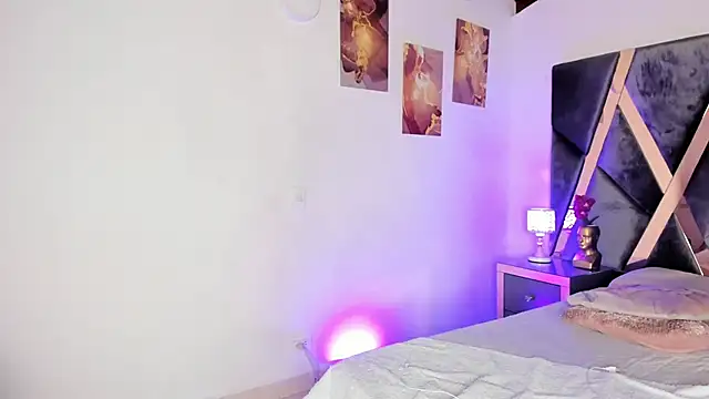 Snapshot of Milan_ebony chatting on February 2026 01:01:02 PM Milan ebony online show from February 2026 01:01:02 PM