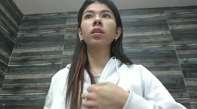 Snapshot of nahomibecker chatting on February 2025 12:08:01 PM nahomibecker online show from February 2025 12:08:01 PM