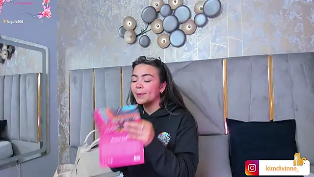 KimDevinne online show from February 2025 02:32:02 AM