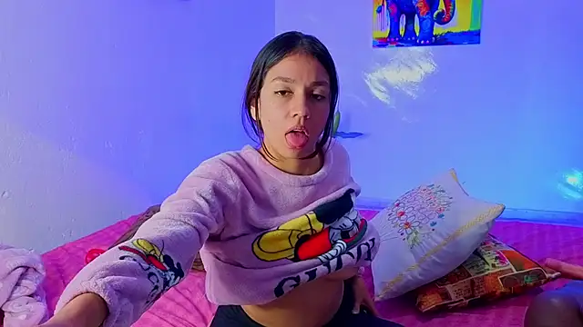 Snapshot of Luci_And_Sofi chatting on February 2026 04:20:01 AM Luci And Sofi online show from February 2026 04:20:01 AM