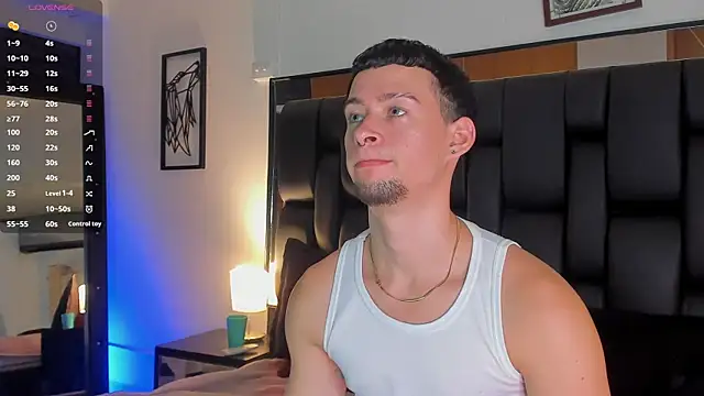 JadeSmiith  online show from September 2025 10:21:01 PM