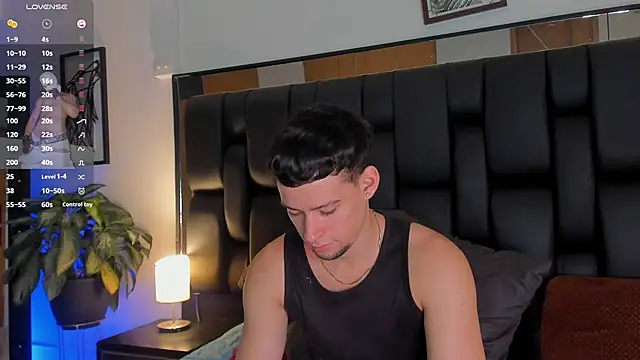 JadeSmiith  online show from October 2025 10:30:02 PM