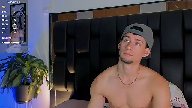 JadeSmiith  online show from November 2025 10:53:02 PM