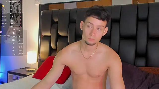 JadeSmiith  online show from December 2025 10:48:02 PM