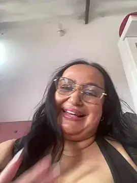 Gia Nahomi online show from March 2025 07:17:01 PM