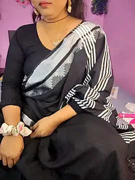 Snapshot of Hot_Maleka chatting on November 2025 03:23:02 PM Hot Maleka online show from November 2025 03:23:02 PM