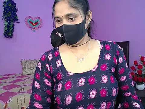 Snapshot of Hot_Maleka chatting on March 2026 04:25:02 PM Hot Maleka online show from March 2026 04:25:02 PM