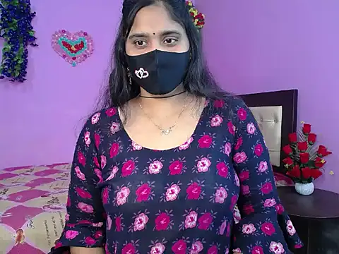 Snapshot of Hot_Maleka chatting on March 2026 04:35:02 PM Hot Maleka online show from March 2026 04:35:02 PM