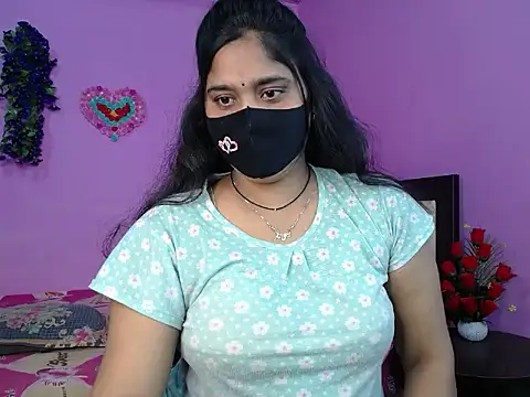 Snapshot of Hot_Maleka chatting on March 2026 01:33:02 AM Hot Maleka online show from March 2026 01:33:02 AM