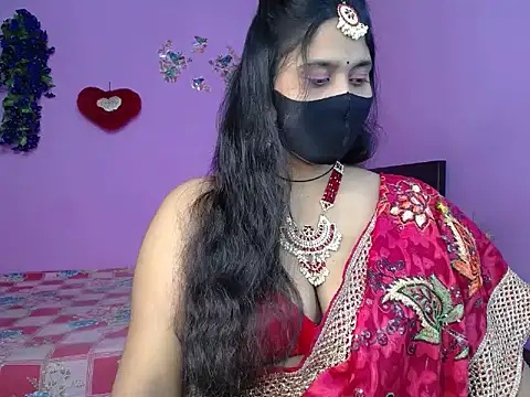 Snapshot of Hot_Maleka chatting on May 2026 04:45:01 PM Hot Maleka online show from May 2026 04:45:01 PM