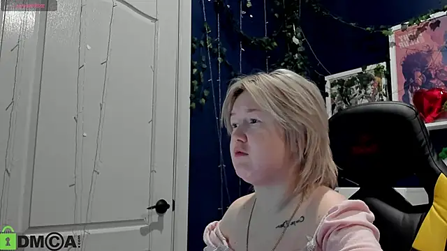 Snapshot of Sara_Robinson chatting on May 2026 03:37:02 AM Sara Robinson online show from May 2026 03:37:02 AM