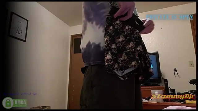 Snapshot of SlammyDjr chatting on May 2026 03:00:01 AM SlammyDjr online show from May 2026 03:00:01 AM
