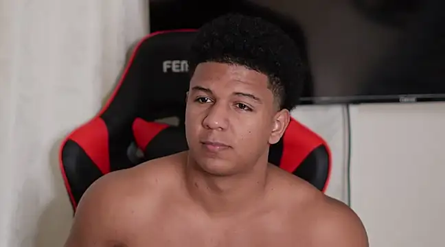 Snapshot of May_Dylan1 chatting on December 2024 02:12:02 AM May Dylan1 online show from December 2024 02:12:02 AM