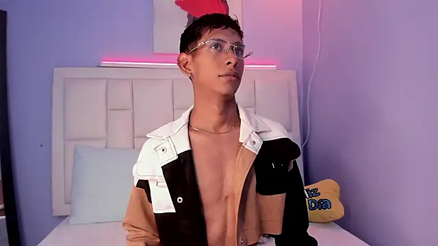 Nick Collins18 online show from February 2026 08:05:01 PM