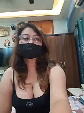 Cute-mona online show from May 2026 10:33:02 AM