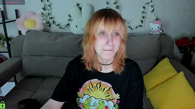 Snapshot of Little_Chips chatting on April 2026 05:17:01 PM Little Chips online show from April 2026 05:17:01 PM