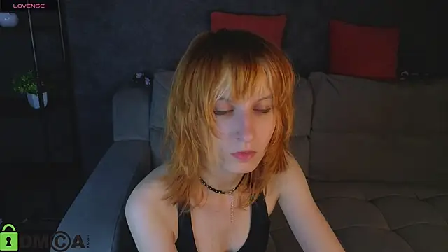 Snapshot of Little_Chips chatting on June 2026 06:13:01 PM Little Chips online show from June 2026 06:13:01 PM