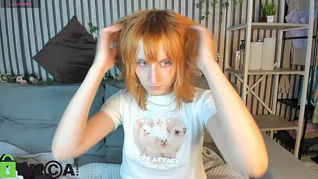 Snapshot of Little_Chips chatting on June 2026 05:25:01 PM Little Chips online show from June 2026 05:25:01 PM
