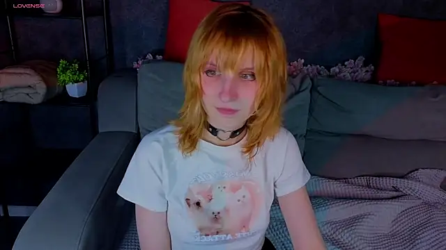 Snapshot of Little_Chips chatting on July 2026 05:26:02 PM Little Chips online show from July 2026 05:26:02 PM