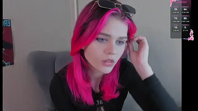 JulieTaylors online show from November 2025 10:25:01 PM