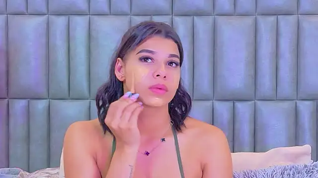 TiaraRosse online show from April 2026 12:43:01 PM