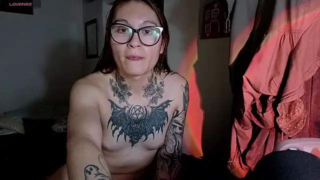 kittenlizz online show from March 2026 06:55:02 PM