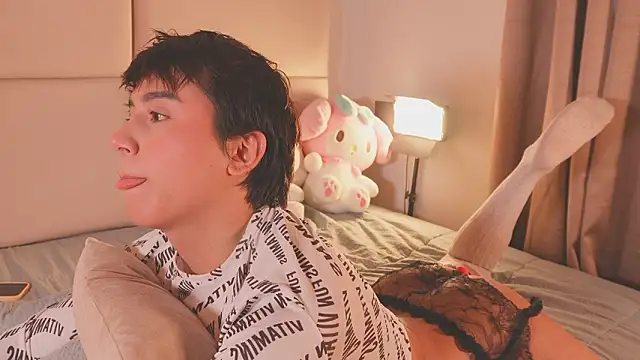 Snapshot of SweetHanson chatting on February 2026 07:34:02 PM SweetHanson online show from February 2026 07:34:02 PM