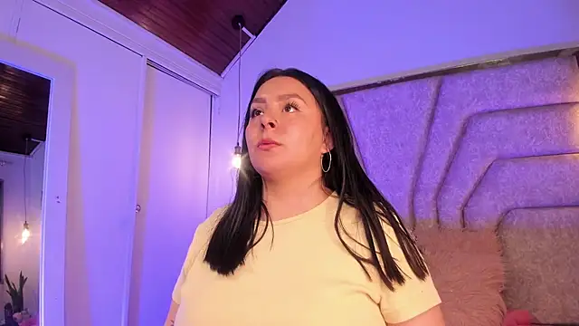 EmaJames25 online show from November 2025 07:23:02 PM