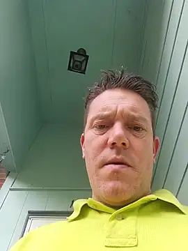 Bigtater1999 online show from April 2026 08:28:02 PM